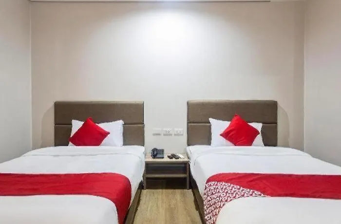Hotel Oyo 241 Airo
