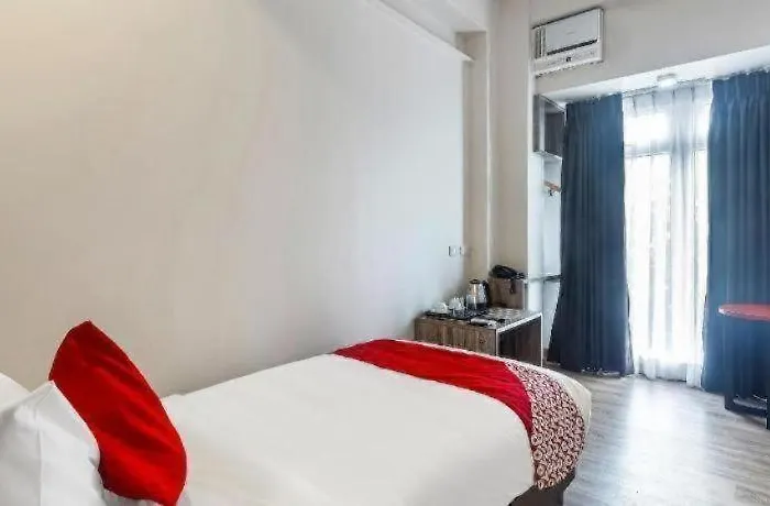 Oyo 241 Airo Hotel 2*
