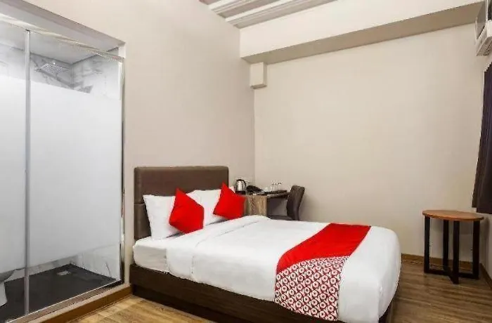 Hotel Oyo 241 Airo 2*