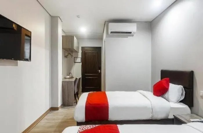 Hotel Oyo 241 Airo Manila
